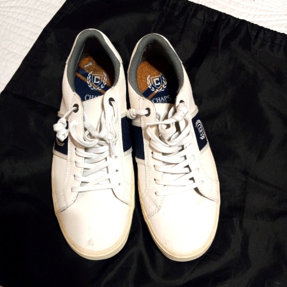 White spot shoes